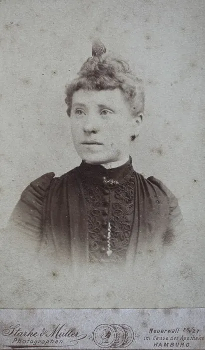 Framed Print : Woman, visit format, Carte de Visite