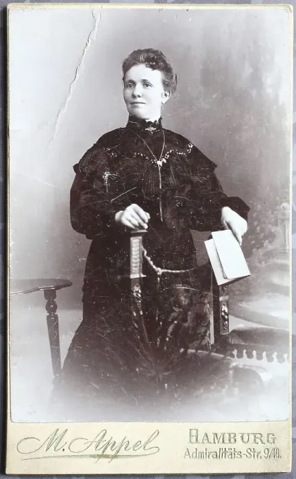 Framed Print : Woman, visit format, Carte de Visite