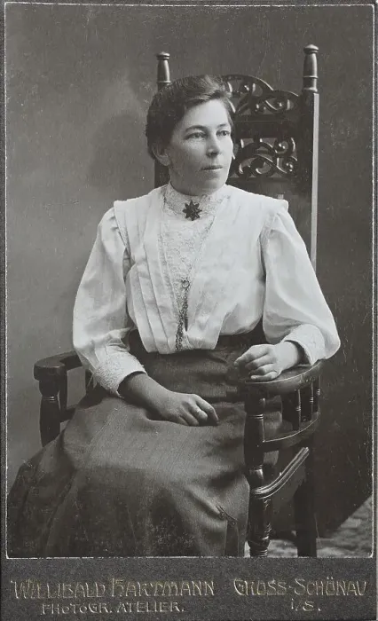 Framed Print : Woman, visit format, Carte de Visite Framed Print : Woman, visit format, Carte de Visite