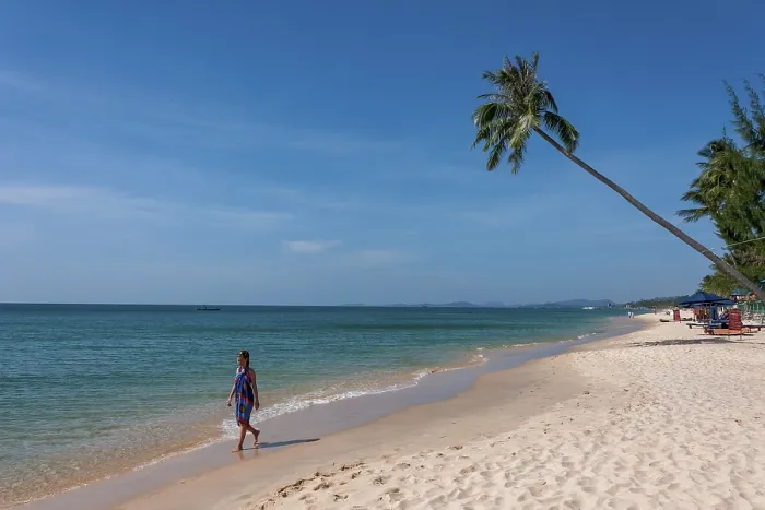 Framed Print : Woman walking on the beach of Phu Quoc Framed Print : Woman walking on the beach of Phu Quoc
