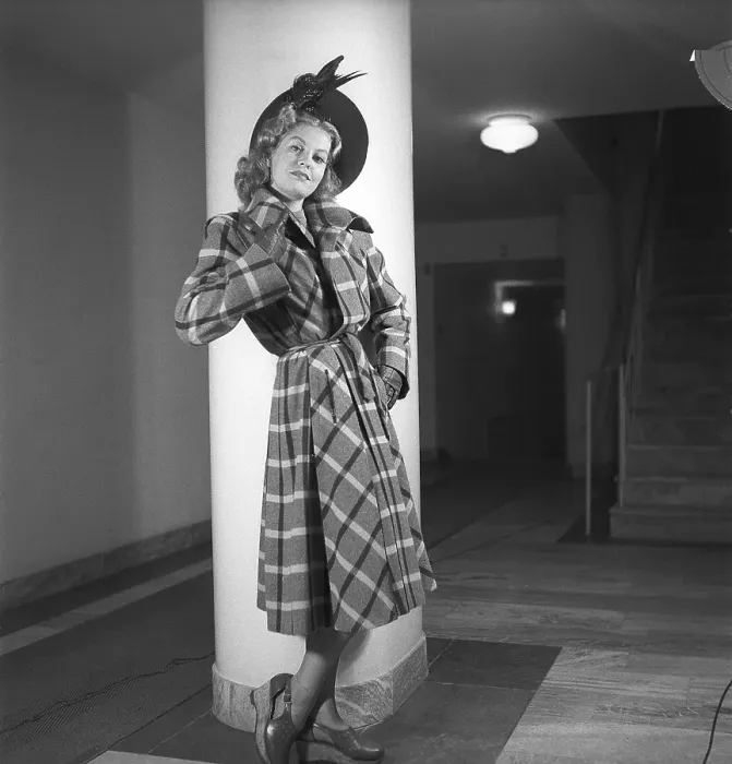 Framed Print : Women's fashion in the 1940s Framed Print : Women's fashion in the 1940s