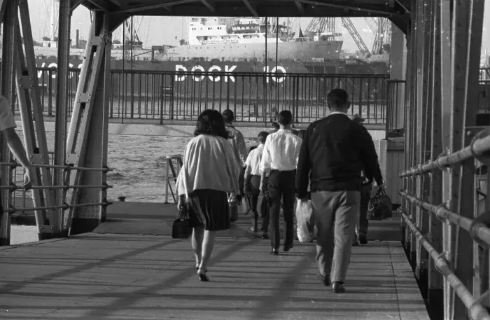 Framed Print : Work at the Port of Hamburg and Howaldtswerke Hamburg