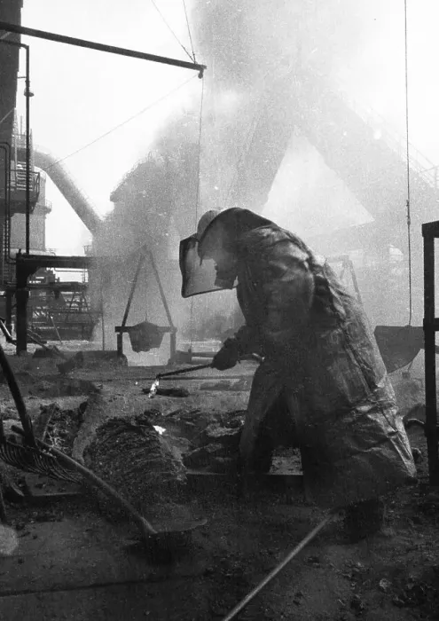 Framed Print : The work of the steelworkers, like here on 31 August 1971 at the Mannesmann-Huettenwerke in Duisburg