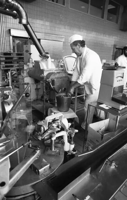Framed Print : The work of the Westmilch dairy in the production of butter on 28