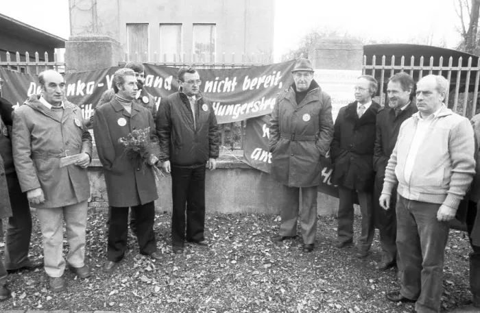 Framed Print : Workers and their works council reacted to the management's intention to stop work at Enka AG in Kassel in 1982