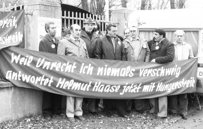 Framed Print : Workers and their works council reacted to the management's intention to stop work at Enka AG in Kassel in 1982 Framed Print : Workers and their works council reacted to the management's intention to stop work at Enka AG in Kassel in 1982