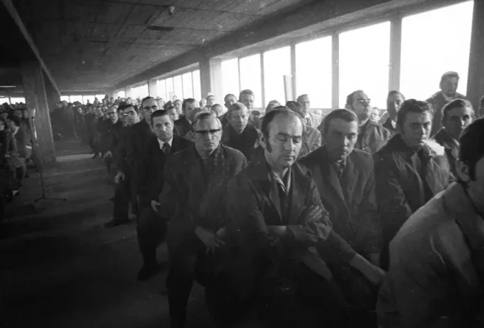 Framed Print : At the works meeting of the Deutsche Edelstahlwerke (DEW) in Bochum on 6 December 1973