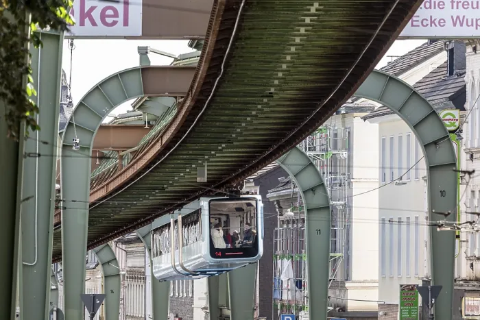 Framed Print : Wuppertal suspension railway in Vohwinkel - Wuppertal