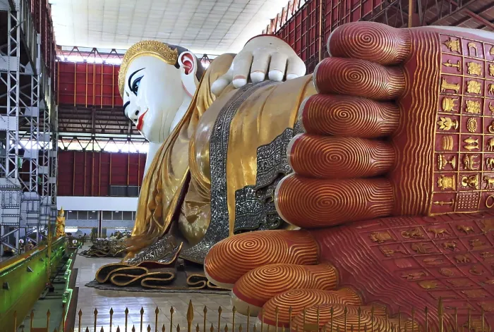 Framed Print : Yangong Reclining Buddha Kyaukhtatgyi Pagoda