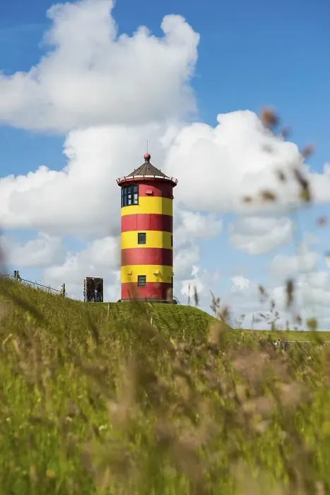 Framed Print : Yellow lighthouse, Pilsum lighthouse