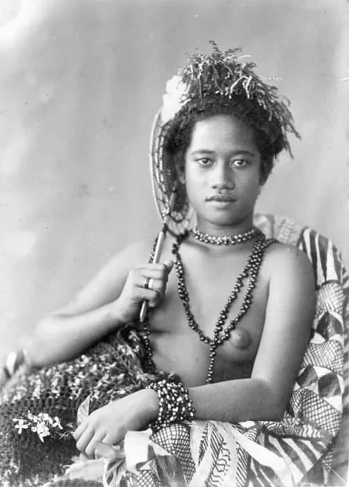 Framed Print : Young woman from Samoa, with necklace, c Framed Print : Young woman from Samoa, with necklace, c