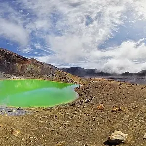 360° panorama with the green sulphurous Emerald Lakes and volcanio Mt Tongariro 360° panorama with the green sulphurous Emerald Lakes and volcanio Mt Tongariro