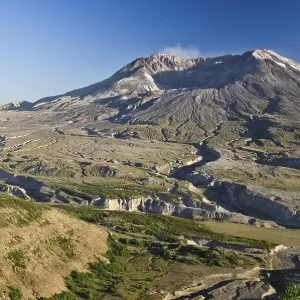 Active volcano Mount St. Helens smoking Active volcano Mount St. Helens smoking