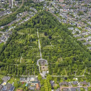 Aerial view, Duisburg-West, cemetery Trompet and church Reha