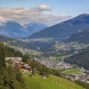 Alm with view of the Karwendel North Range