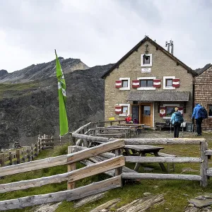 Alpenvereinshutte, Salmhutte