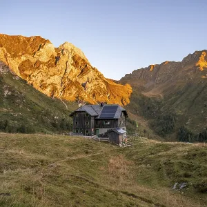 Alpine club hut, HochweiBsteinhaus mountain hut