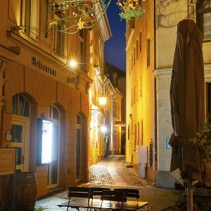 Art Nouveau, Haser, Alley
