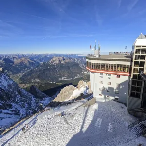 Auf der Zugspitze in Bayern, Deutschland im Oktober Auf der Zugspitze in Bayern, Deutschland im Oktober
