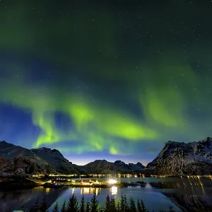 Aurora Borealis, northern lights above Laupstad