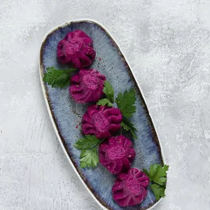 Beetroot khinkali, mini khinkali