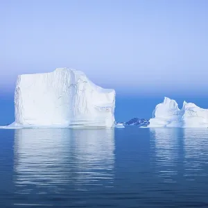 Blue hour icebergs, Scoresbysund Blue hour icebergs, Scoresbysund