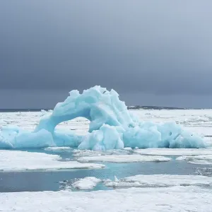 Blue Iceberg, Bjornsundet, Hinlopen Strait