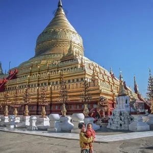 Blue sky, Shwezigon Pagoda, Pagan