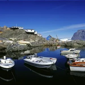 Boats in the harbour, Uummannaq