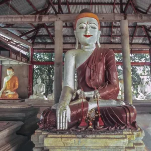 Buddha figure in Kyaikkhauk Pagoda