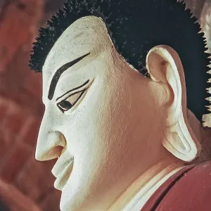 Buddha head in Htilomino Temple