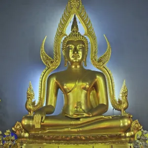 Buddha statue, Marble Temple (Wat Benchamabophit)