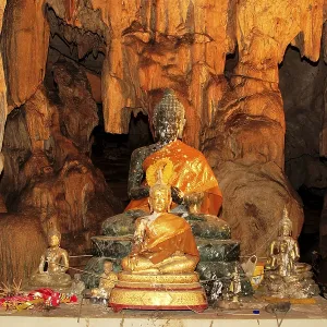 Buddha statues, dripstone cave