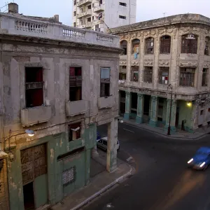 Calle San Lazaro street at dawn