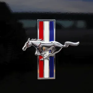 Car emblem, Ford Mustang, Province of Quebec