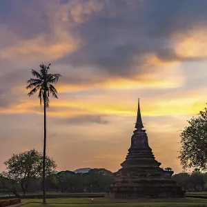 The central Buddhist temple Wat Mahathat at sunset The central Buddhist temple Wat Mahathat at sunset