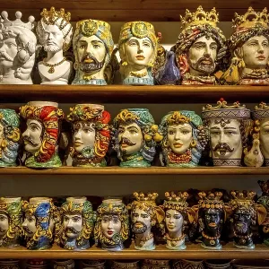 Ceramic heads and decorations, Taormina
