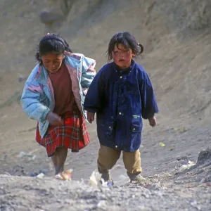 Children, girls, Andean highlands between Cusco and Puno