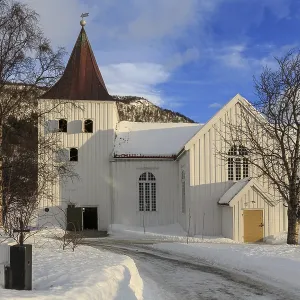 Church in Lyngseidet in winter