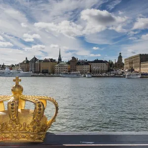 The crown of Sweden on a bridge The crown of Sweden on a bridge