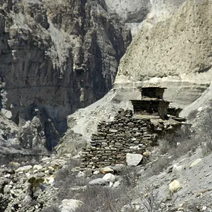 Deep canyon of Phu Khola between Kyang and Phu with Choerten Nar-Phu Annapurna Region Nepal