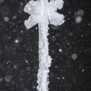 Deep-snow-covered trail marking in the snow