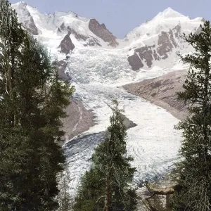 Der Roseggletscher, ein Gletscher an der Nordseite der Berninagruppe im Kanton Graubuenden