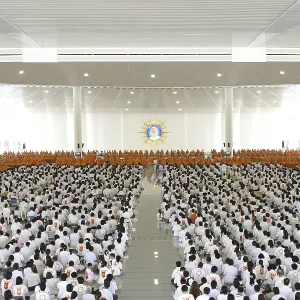 Dining hall in the Wat Phra Dhammakaya temple Dining hall in the Wat Phra Dhammakaya temple
