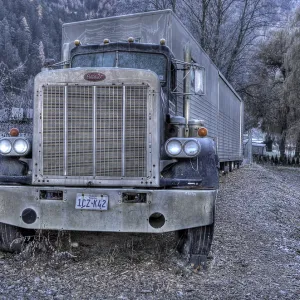 Discarded American truck, Haiming
