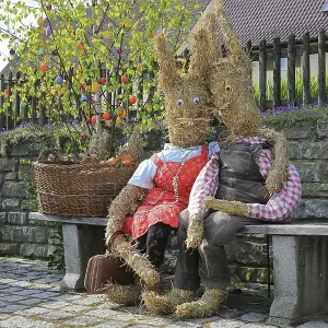 Easter fountain, Easter bunny, Taisersdorf Easter fountain, Easter bunny, Taisersdorf