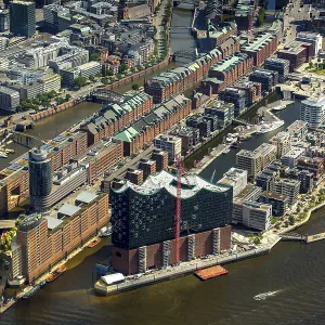 Elbphilharmonie with Hafencity Elbphilharmonie with Hafencity