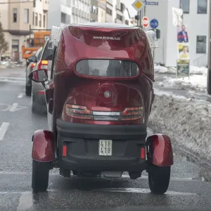 Electric car, Econelo Y8 cabin scooter Electric car, Econelo Y8 cabin scooter