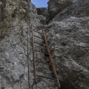 Elements set by man to facilitate the route via ferrata Elements set by man to facilitate the route via ferrata