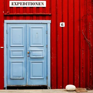 Entrance to a tour operator's office for expeditions Entrance to a tour operator's office for expeditions